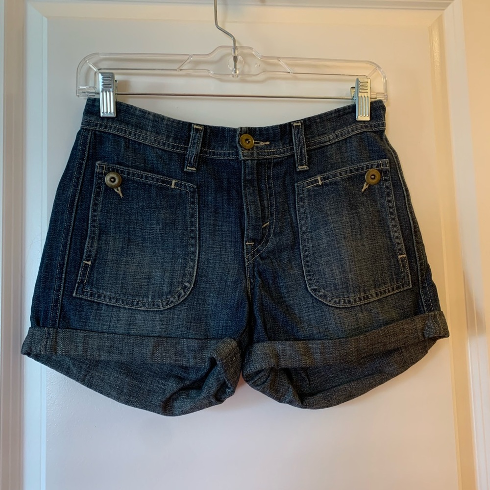 Levi cuffed shorts